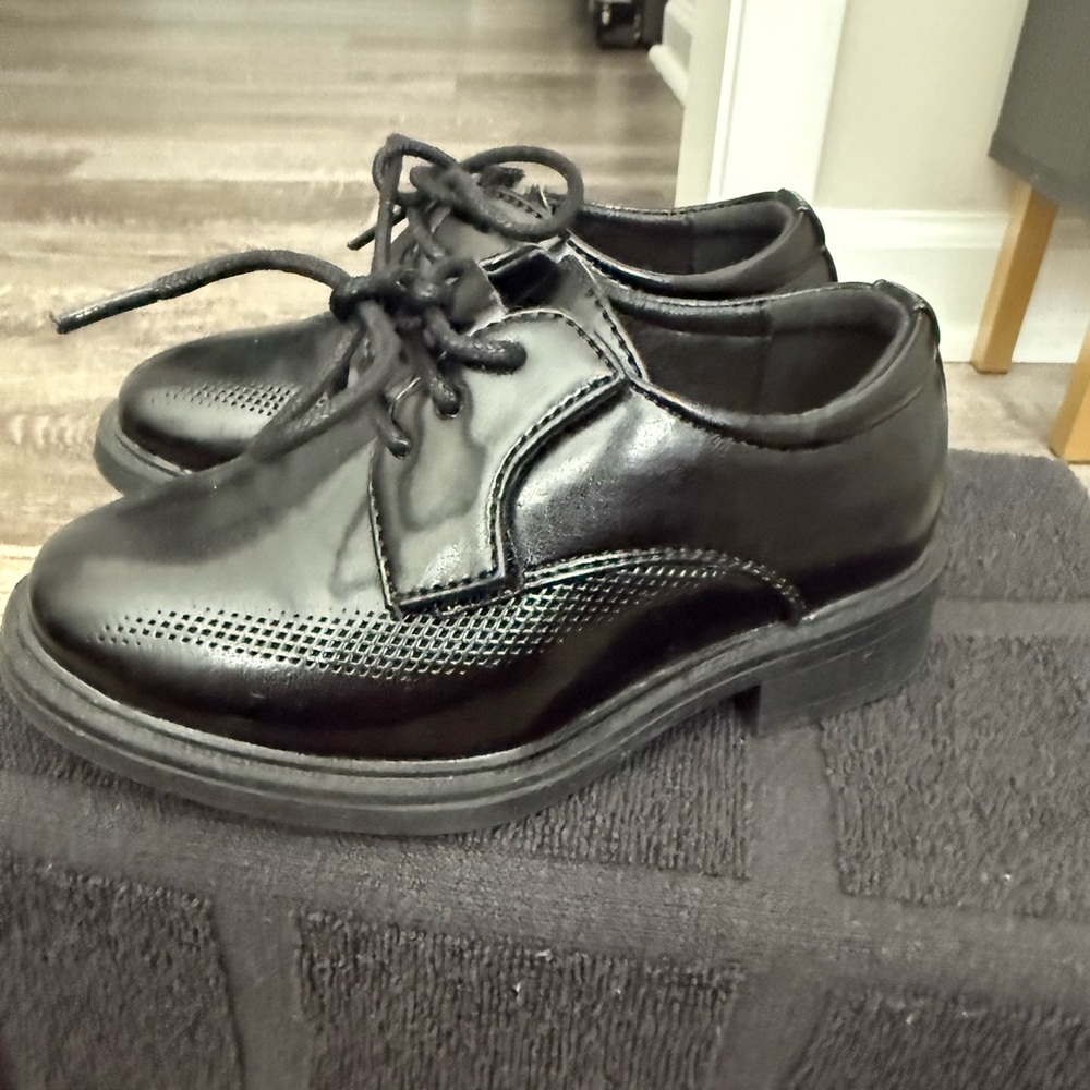 Black Oxford Dress Shoes with Polished Leather Finish